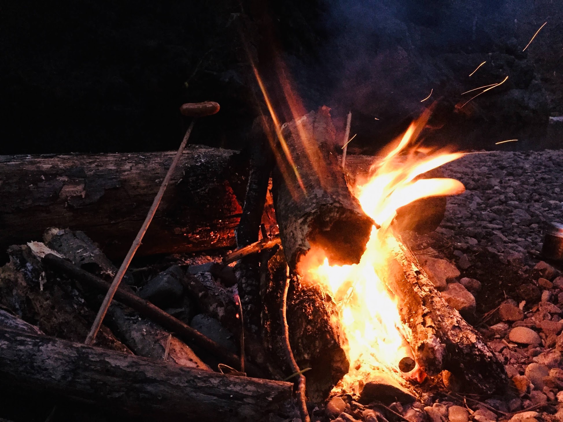 焚き火は科学だ 焚き火のやり方 薪が燃える仕組み ソロニワ