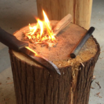 シンプルに「薪」だけで火起こしをする方法